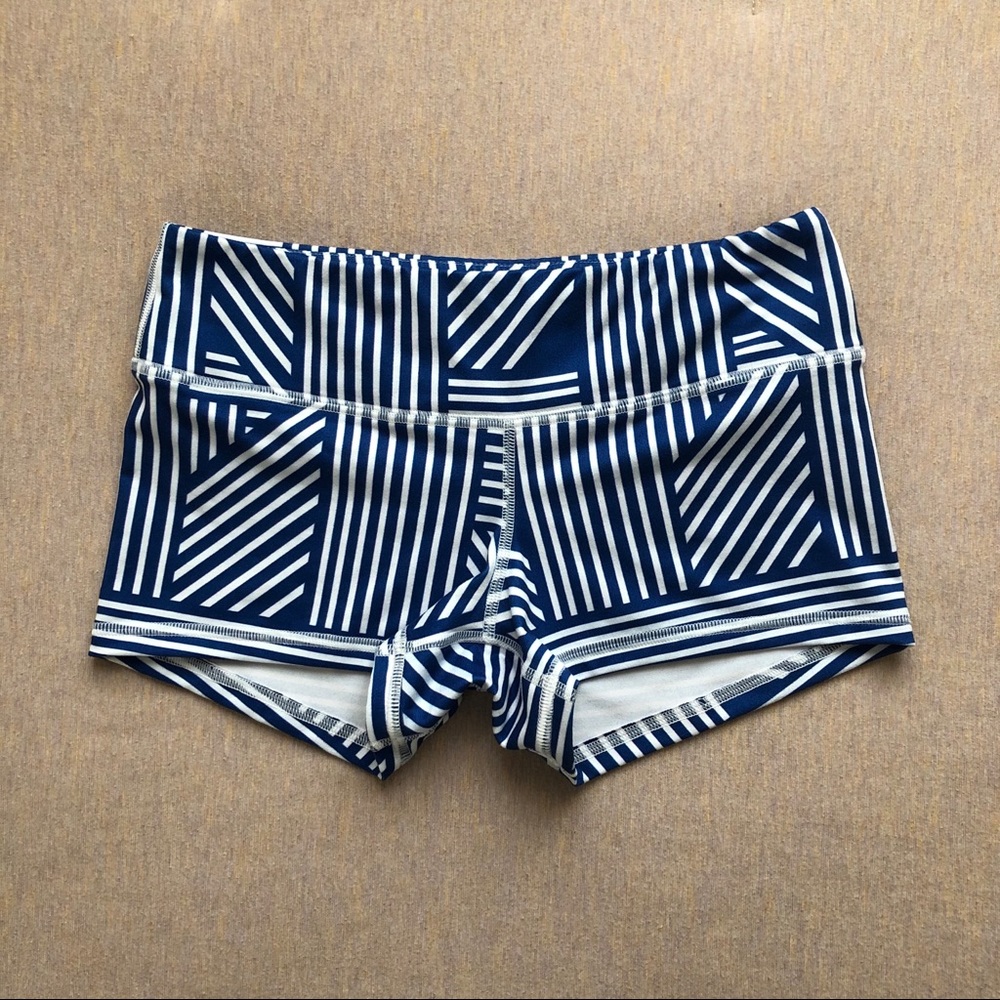 Fleo linear lust shorts